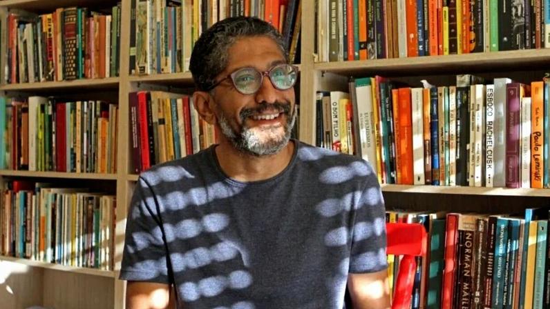 O escritor Jeferson Tenório é a atração do projeto 'Letra Em Cena'