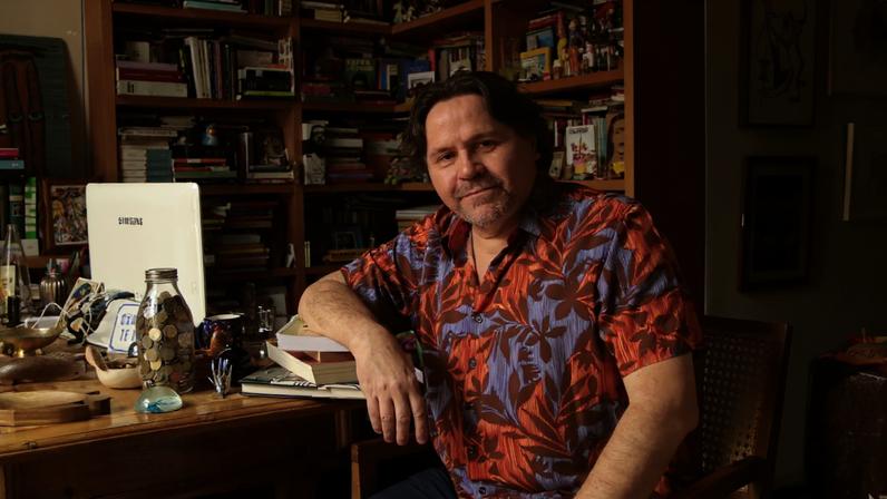 O escritor pernambucano Marcelino Freire organizou a antologia “Os cem menores contos brasileiros do século”, obra inédita no Brasil e no mundo
