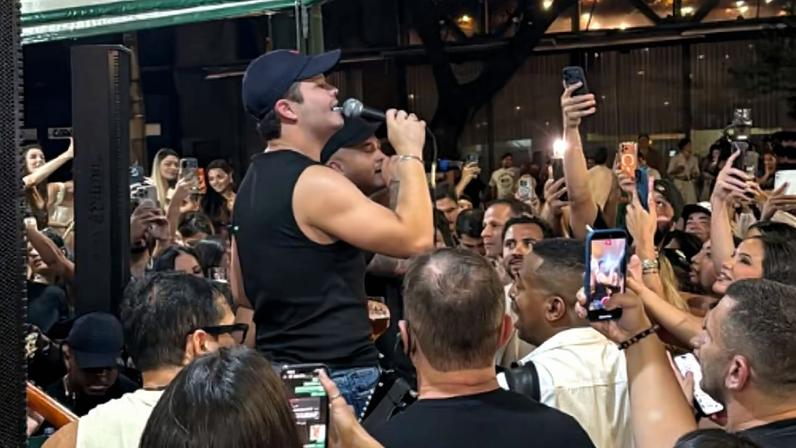 Matheus & Kauan no Tizé Bar