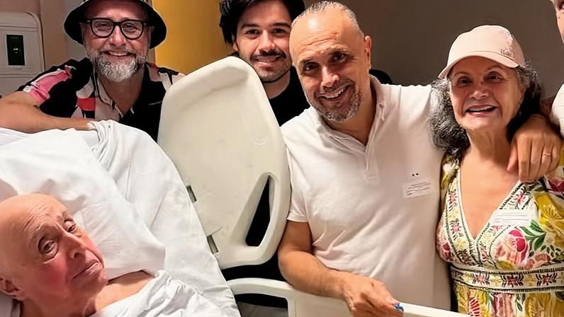 Mauro Mendonça celebra 95 anos no hospital ao lado da família