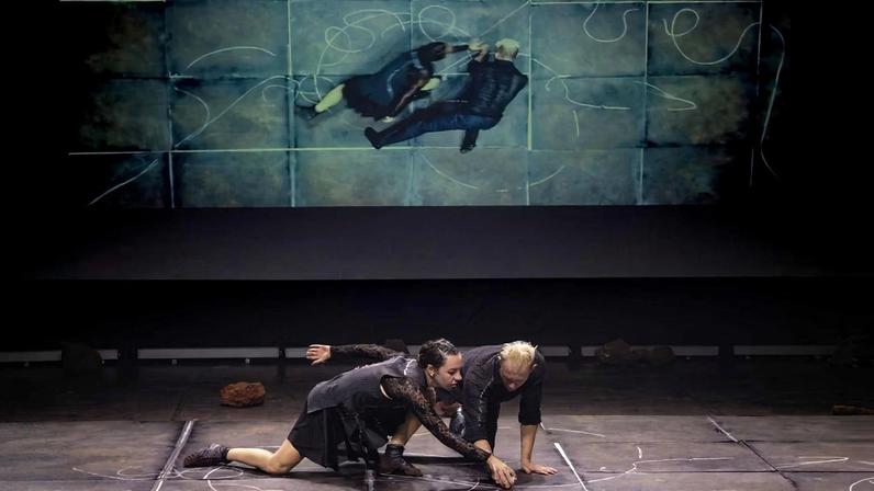 "Chão" propõe uma reflexão sobre trajetórias, escolhas e transformações