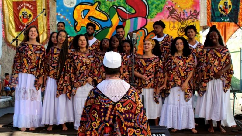 Apresentação do grupo Guela Zuela