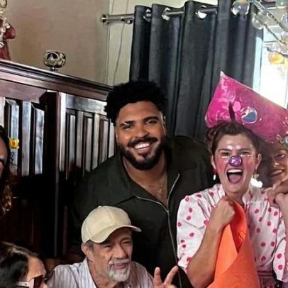 Paulo Vieira grava produção do Globoplay no Retiro dos Artistas