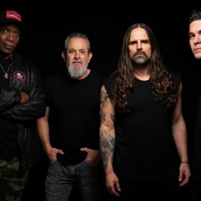Sepultura lança EP de despedida com balada inédita em parceria com Titãs