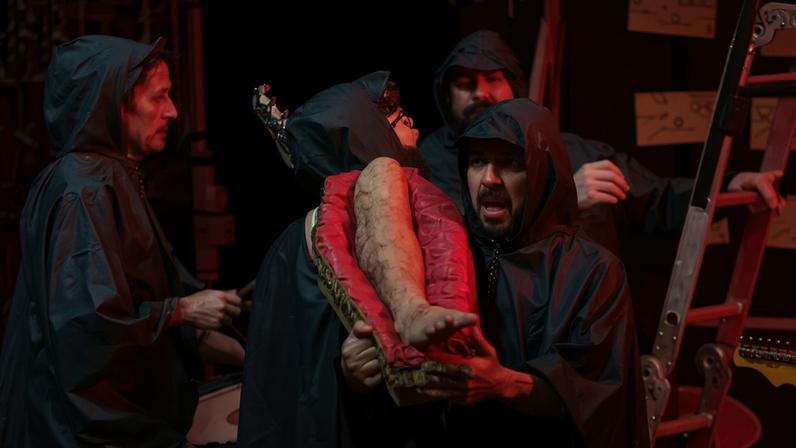 Cena da peça 'CÃO'