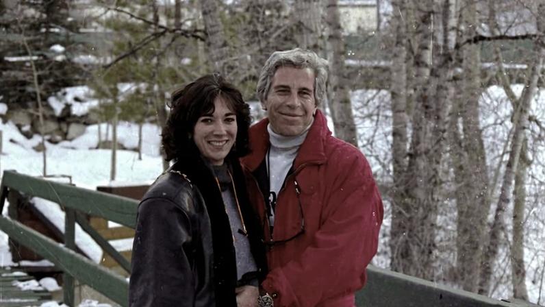 Ghislaine Maxwell e Jeffrey Epstein | Foto: reprodução/Reuters