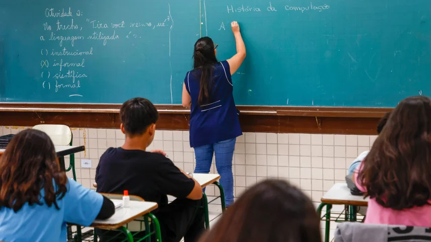 Dados do Censo Escolar apontam que 40,7% dos professores da rede pública são temporários. (Foto: Gabriel Rosa/AEN-PR/Arquivo)