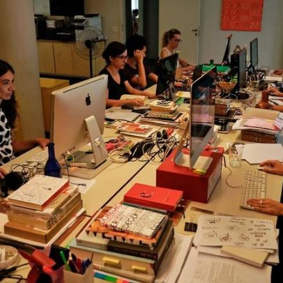 Emprego feminino avança 11% mas persiste a desigualdade salarial