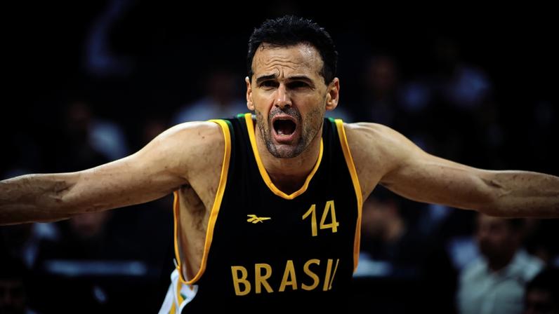 Morre Oscar Schmidt: recordes e legado do maior cestinha do basquete brasileiro