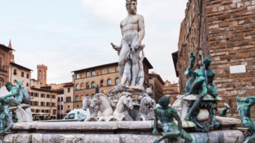 Estátua de Netuno localizada em Florença, na Itália