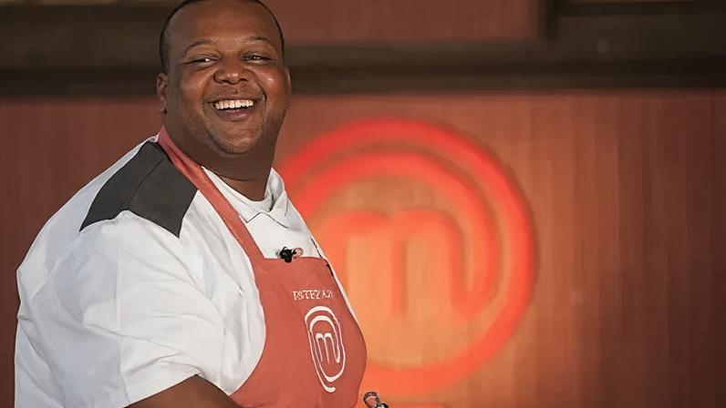 Ex-participante do "MasterChef Brasil", Estefano se envolveu em polêmica