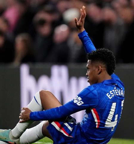 Em ano de Copa, Estêvão sofre drama físico e fica fora de metade dos jogos