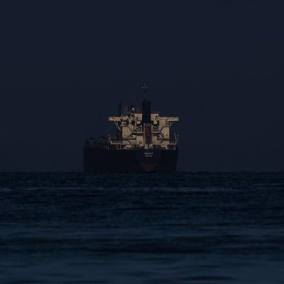 Pelo menos 26 navios da frota paralela do Irã atravessam o bloqueio dos EUA