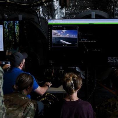 Marinha dos EUA realiza exercício militar próximo a Cuba