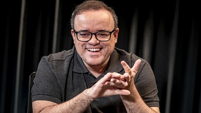 Everaldo Marques no Alt Tabet no UOL