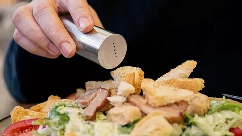 O consumo excessivo de sal está associado a problemas cardiovasculares