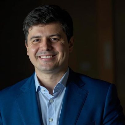 Jornada corporativa se torna mais conversacional, aponta impacto da IA