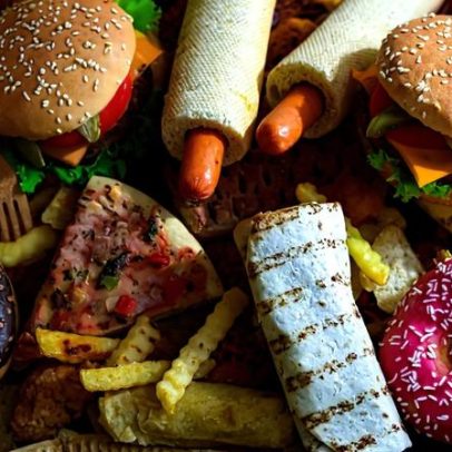 Ultraprocessados afetam intestino, imunidade e saúde mental
