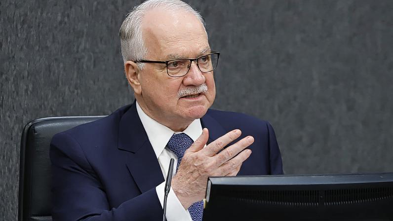 Luiz Edson Fachin também defende as decisões do STF que determinam a remoção de conteúdos nas plataformas digitais