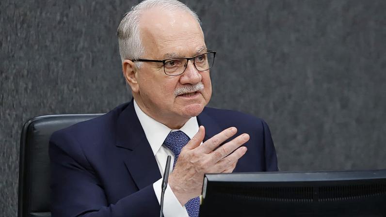 Edson Fachin tenta avançar com o Código de Conduta no Supremo