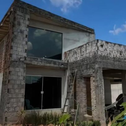 Família de Pernambuco viraliza ao construir casa com pé-direito gigante