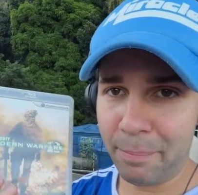 Youtuber estrangeiro chega ao Brasil e joga COD MW2 em favela