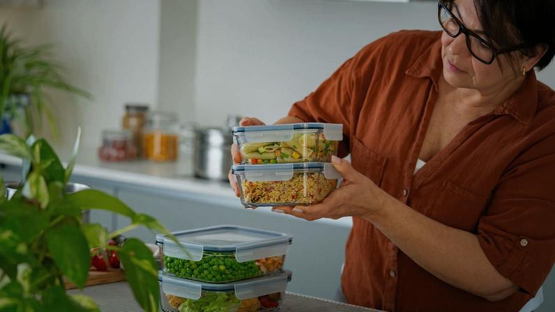 Toxicologista indica o plástico mais seguro para armazenar alimentos