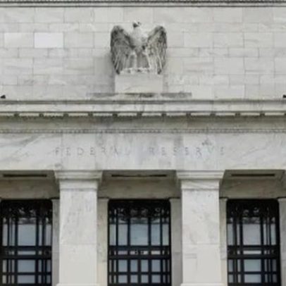 Inflação nos EUA: custos da guerra pressionam atuação do Fed