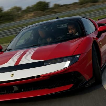 Ferrari 849 Testarossa atinge 200 km/h em 6 segundos com 1.050 cv