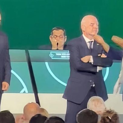 Dirigente palestino recusa aperto de mão israelense em evento da FIFA