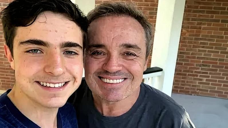 João Augusto Liberato compartilhou fotos com o pai, que morreu em 2019
