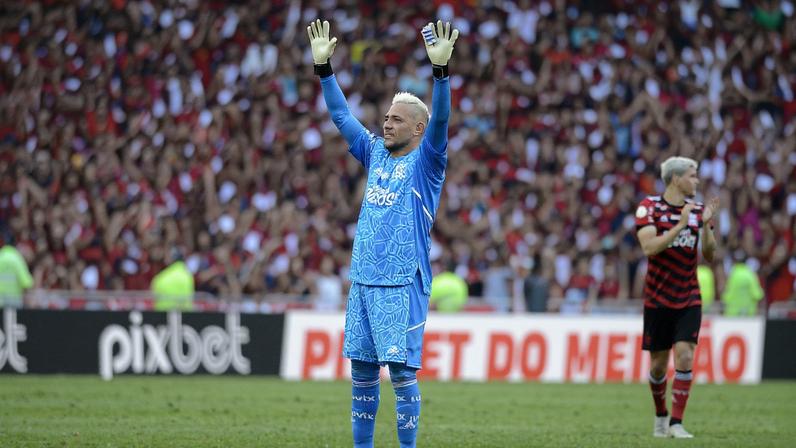 Diego Alves cria empresa para ajudar ex-atletas na transição de carreira