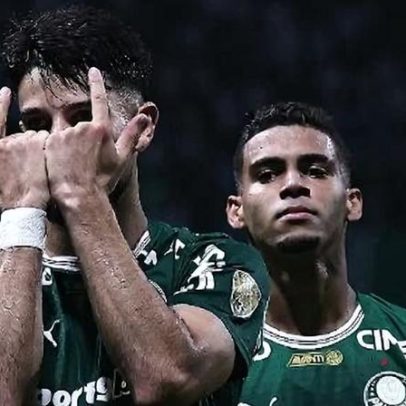 Árbitro aponta pênalti para o Palmeiras e não para o Flamengo