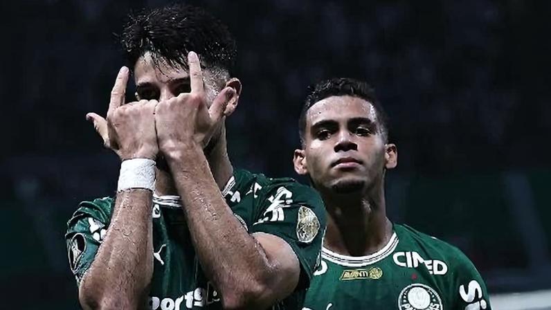 Flaco celebra gol contra o Sporting Cristal