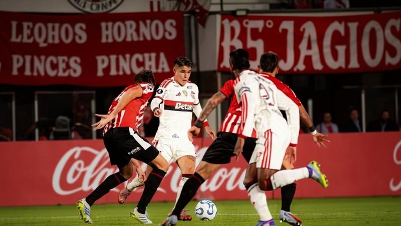 Flamengo enfrenta o Estudiantes, em La Plata, pela Libertadores