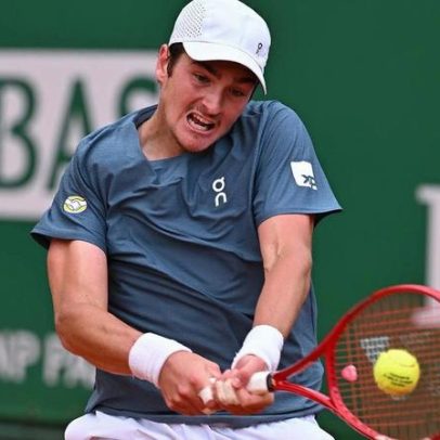 João Fonseca perde para Zverev e cai nas quartas do Masters 1000 de Monte Carlo