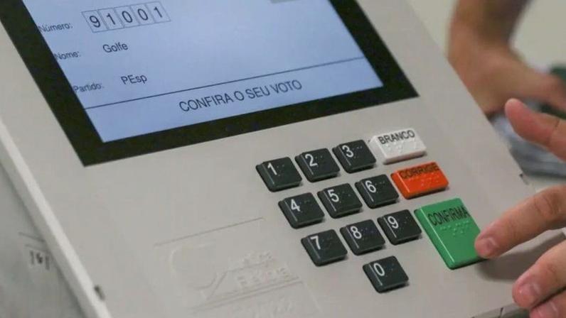 A Quaest ouviu 900 eleitores de Pernambuco de 22 a 26 de abril de 2026