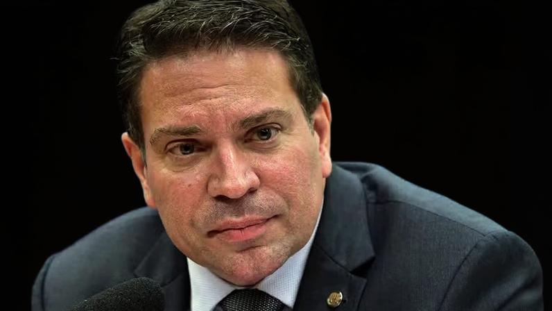 EUA mandam delegado da PF envolvido na prisão de Ramagem deixar o país — Foto: Zeca Ribeiro/Câmara dos Deputados - 27/5/2025