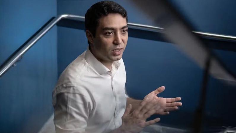 Juros sobem e dólar volta ao patamar de R$ 5