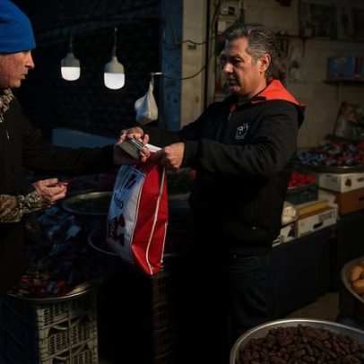 Bloqueio naval de Trump agrava economia iraniana
