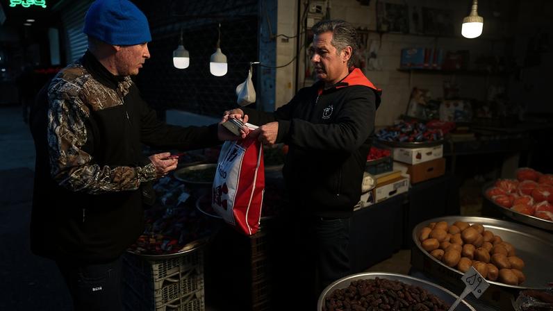 Bloqueio naval de Trump agrava economia iraniana