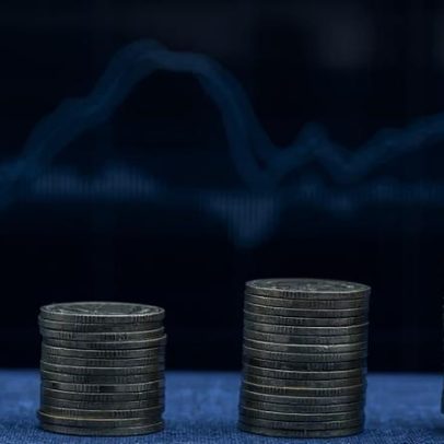 Juros futuros sobem após feriado, petróleo e Oriente Médio em foco