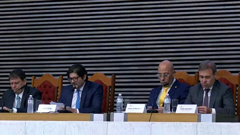 A cerimônia contou com a presença do governador Tarcísio de Freitas (Republicanos), do prefeito de São Paulo Ricardo Nunes (MDB), além de autoridades dos Três Poderes no estado, e foi marcada por apresentações religiosas. — Foto: Reprodução
