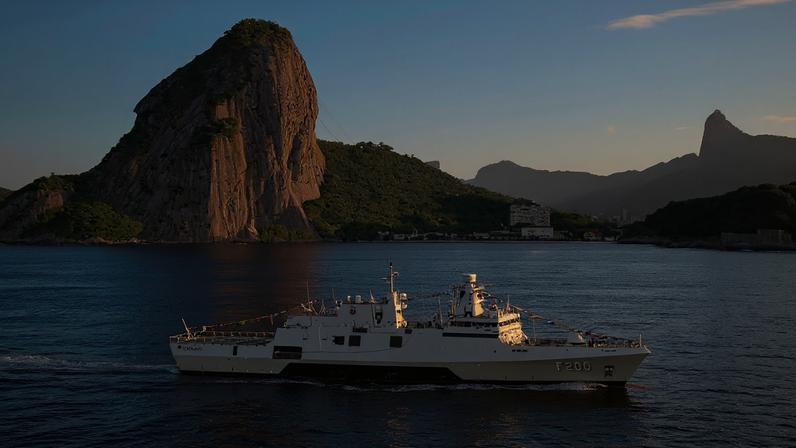 Imagem colorida, Fragata Tamandaré (F200) é incorporado à Marinha em cerimônia no Rio de Janeiro- Metrópoles