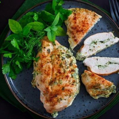 Frango malpassado: riscos à saúde e como evitar contaminações