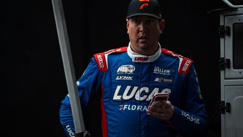 Kyle Busch rebate críticas de Denny Hamlin em meio à má fase