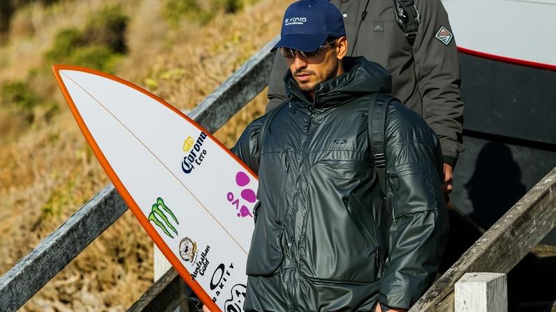 Gabriel Medina aguarda para voltar ao mar em Margaret River
