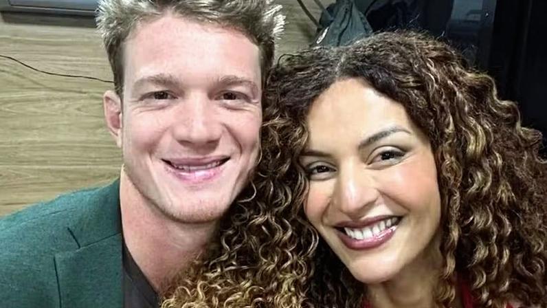 Pedro Novaes e Gabriela Loran vivem par romântico em 'Três Graças' — Foto: Reprodução/TV Globo