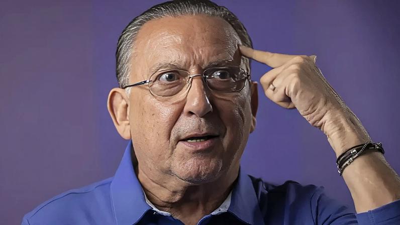 Galvão Bueno volta às origens com narração histórica do tetra