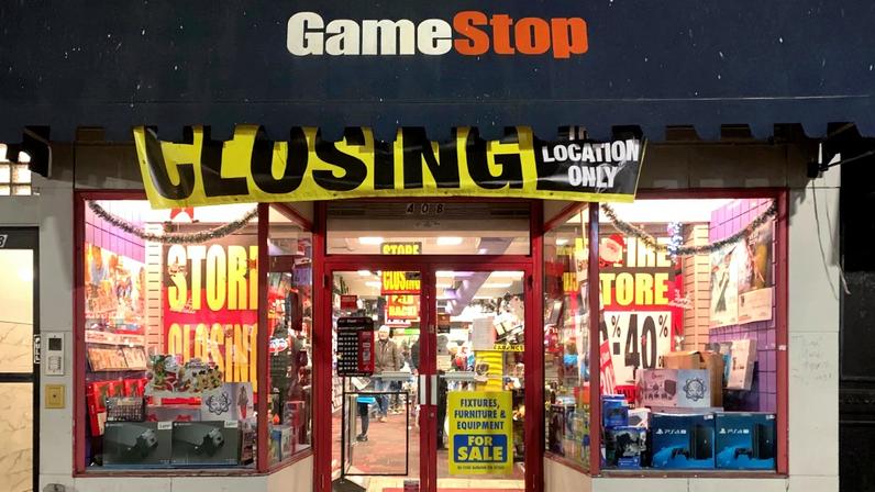 A closing down GameStop.